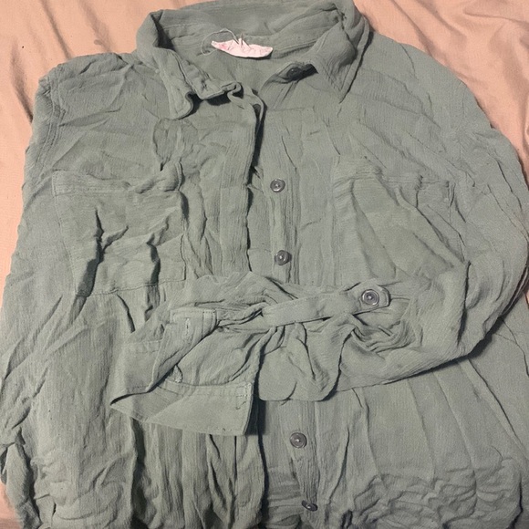 Long sleeved pink rose shirt size medium - Picture 1 of 2